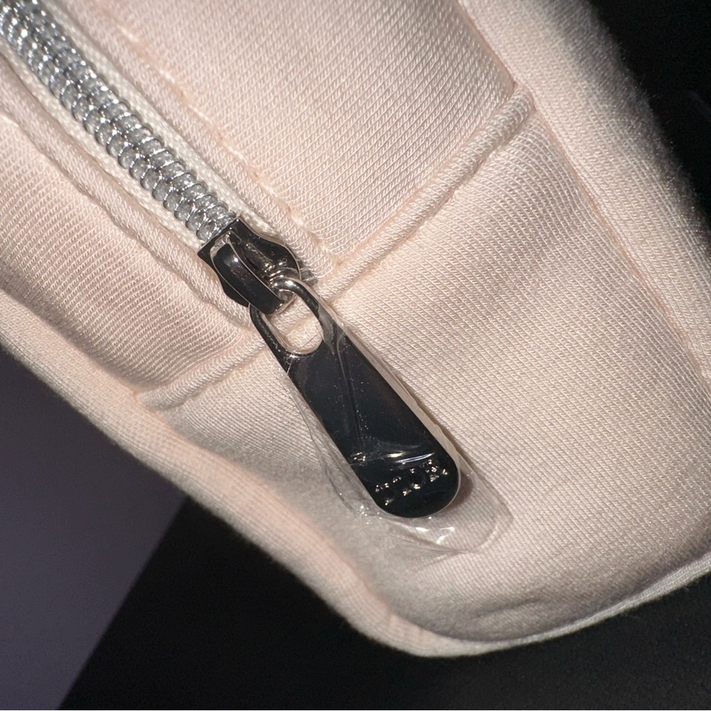 NWT LUXURY DIOR travel cosmetic bag! - Picture 3 of 9
